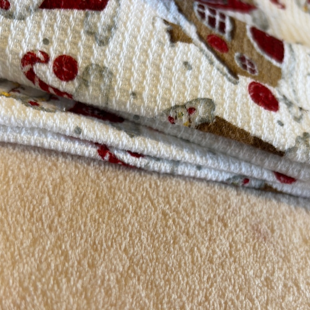 Gingerbread Houses Christmas Kitchen Towels Set of 2 NWT %100 Cotton - Picture 11 of 16
